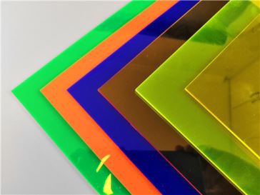 Färg genomskinligt plexiglasark med olika färger