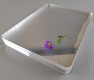 Genomskinlig akrylplåt